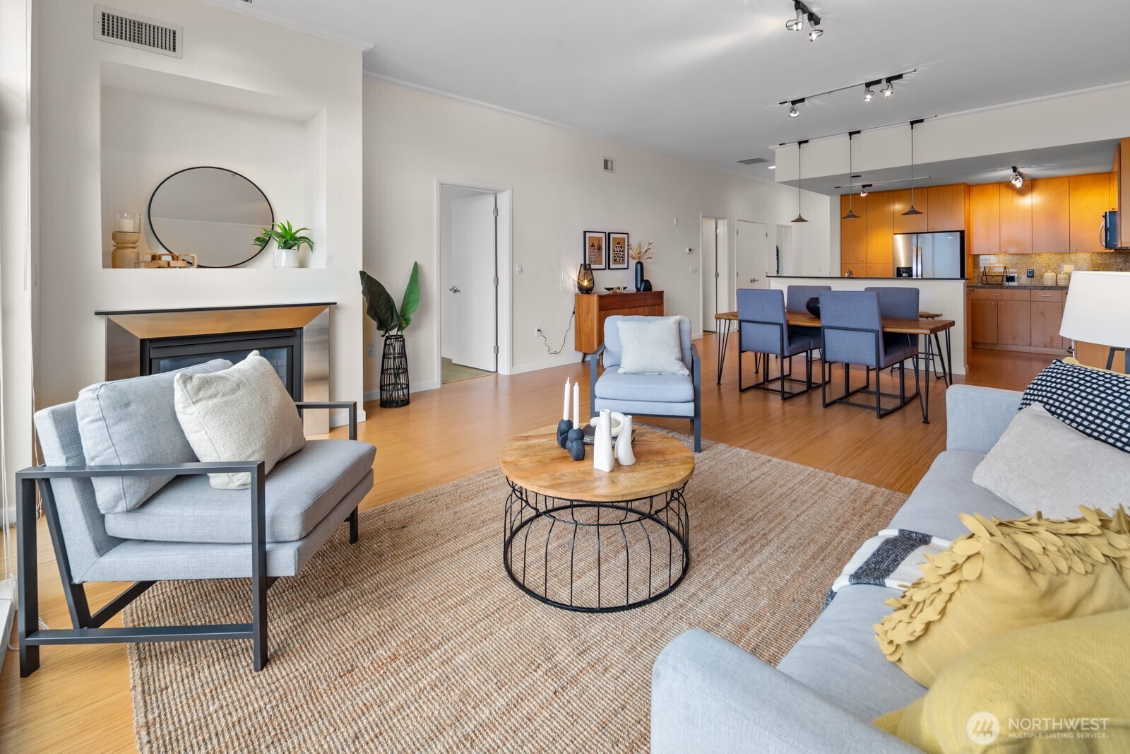 17 W Mercer Street Unit: 304