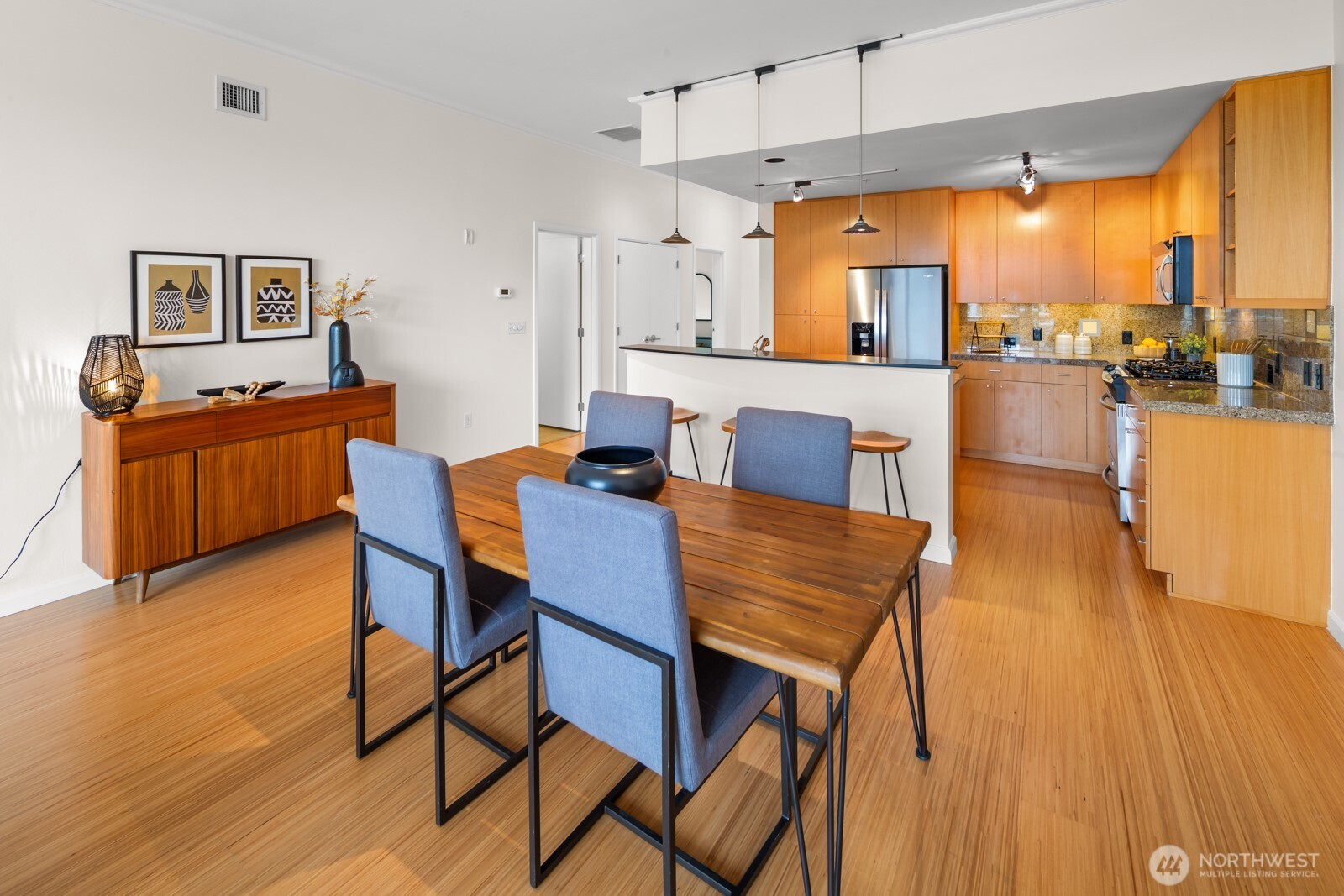 17 W Mercer Street Unit: 304