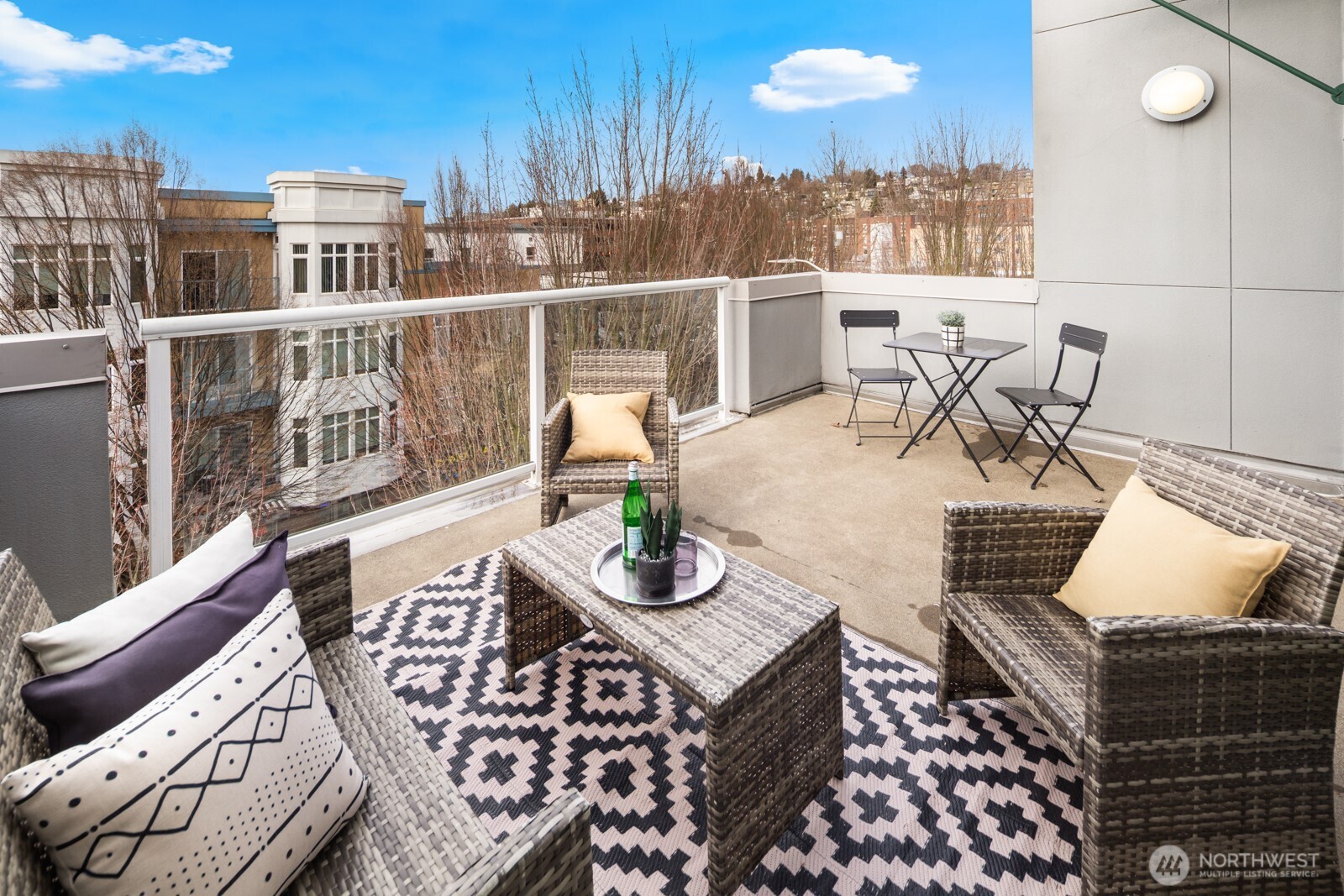 17 W Mercer Street Unit: 304