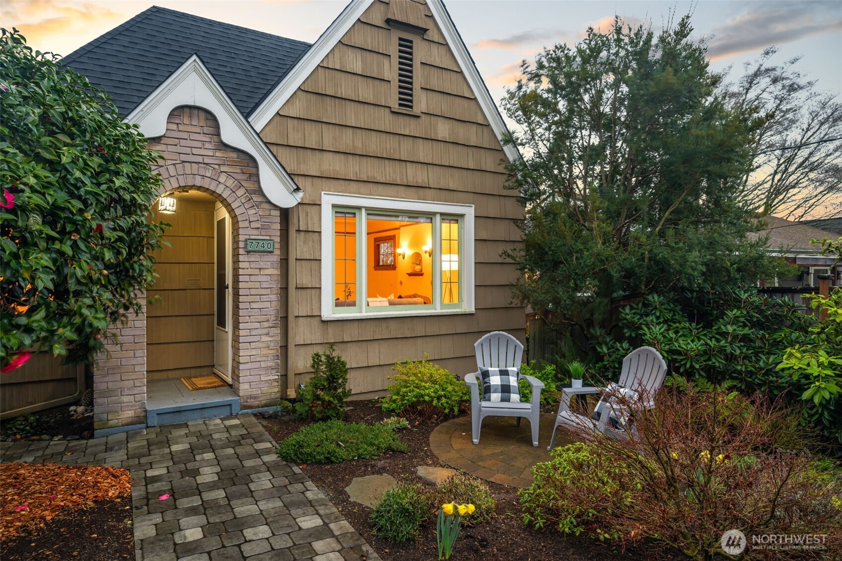 7740 18th Avenue NE