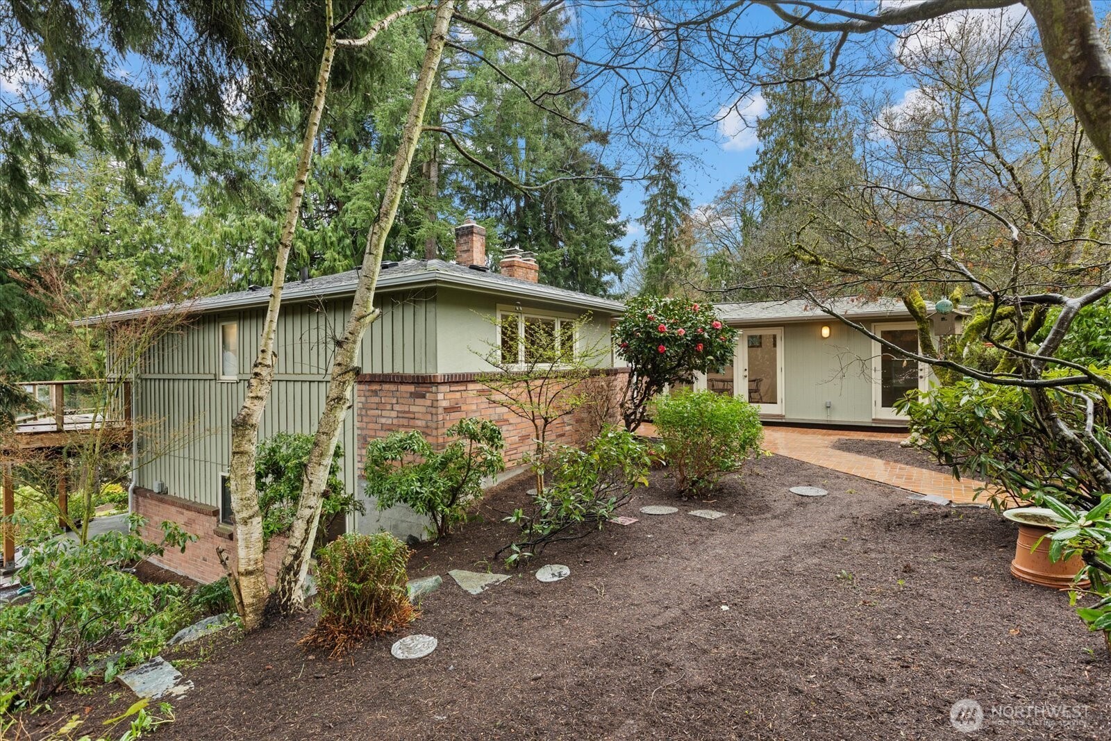 11904 Lakeside Avenue NE