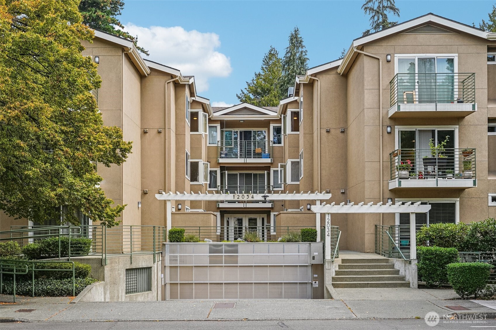 12034 15th Avenue NE Unit: 204