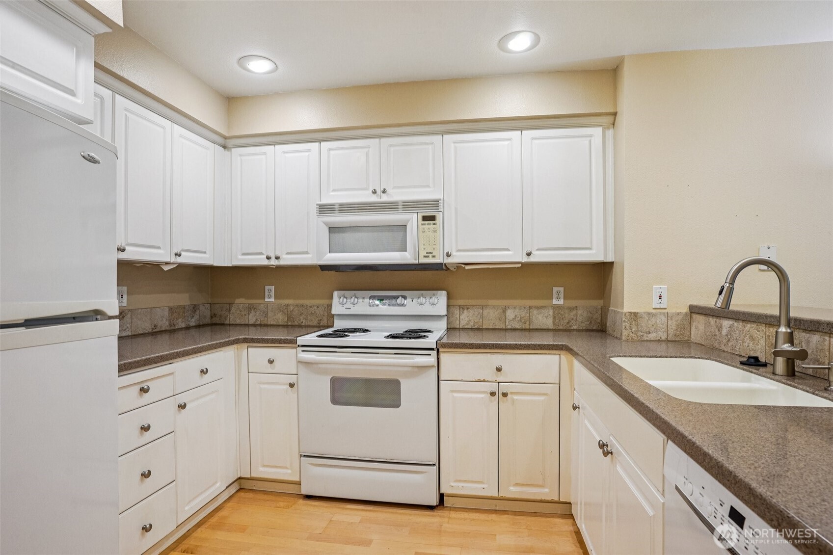 12034 15th Avenue NE Unit: 204