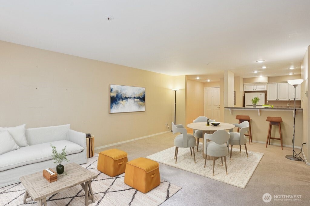 12034 15th Avenue NE Unit: 204