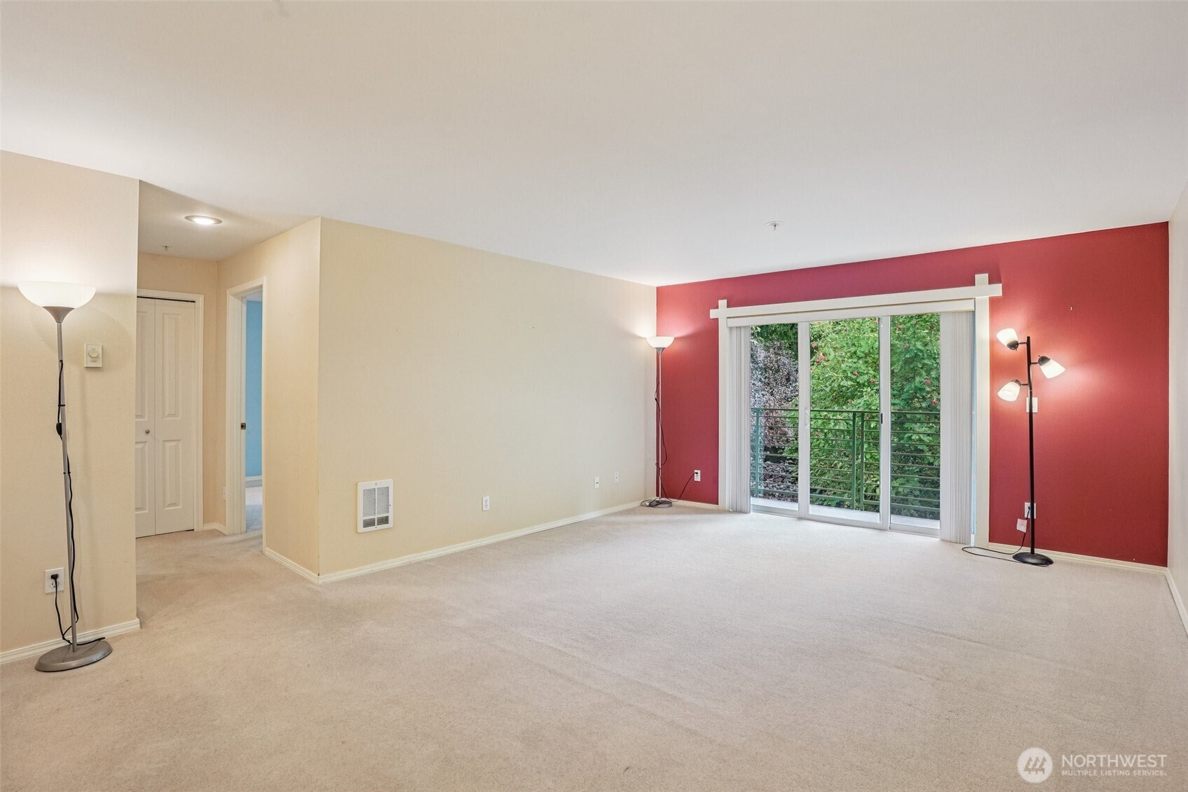 12034 15th Avenue NE Unit: 204
