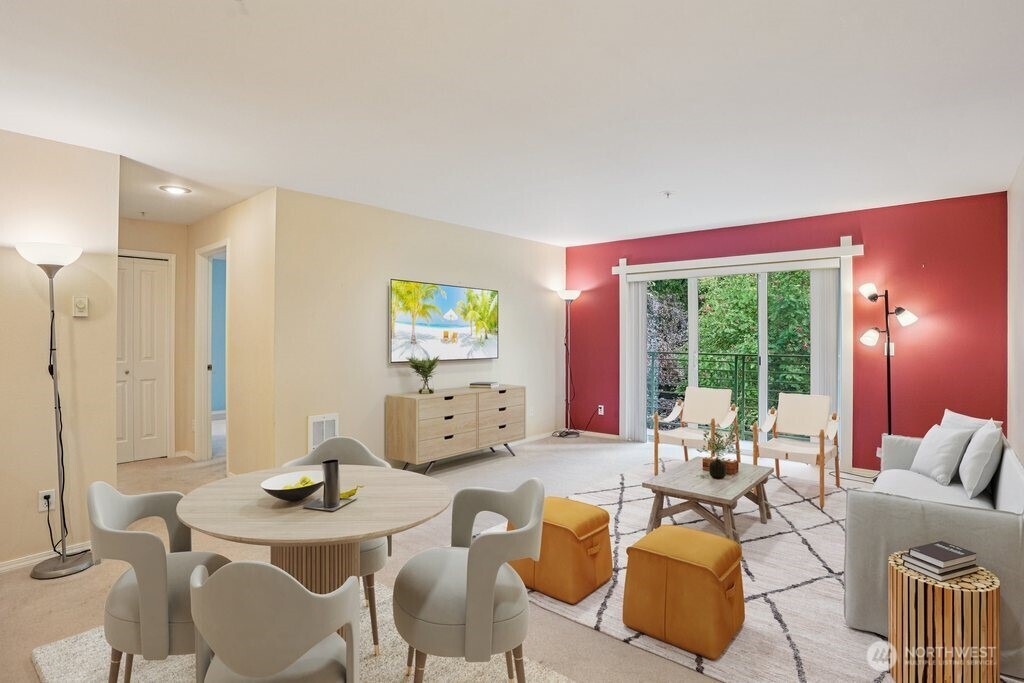 12034 15th Avenue NE Unit: 204
