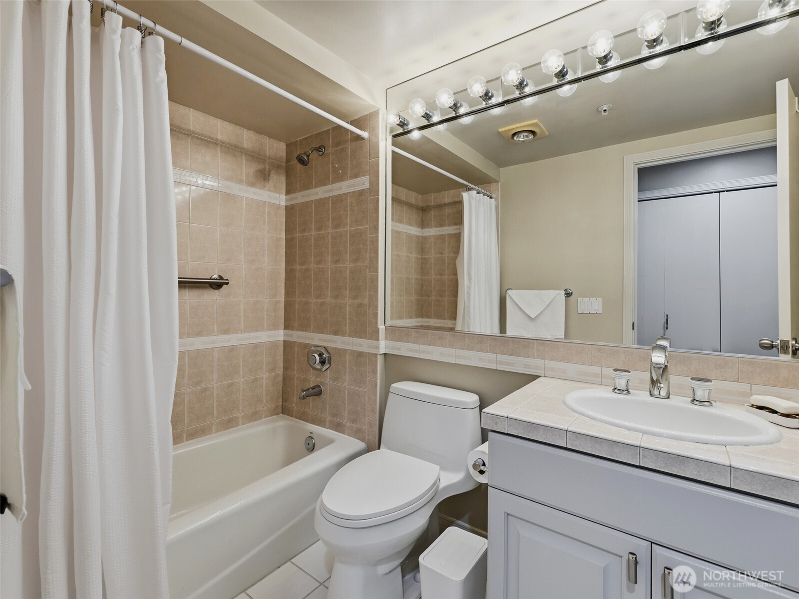 601 W Mercer Place Unit: 301