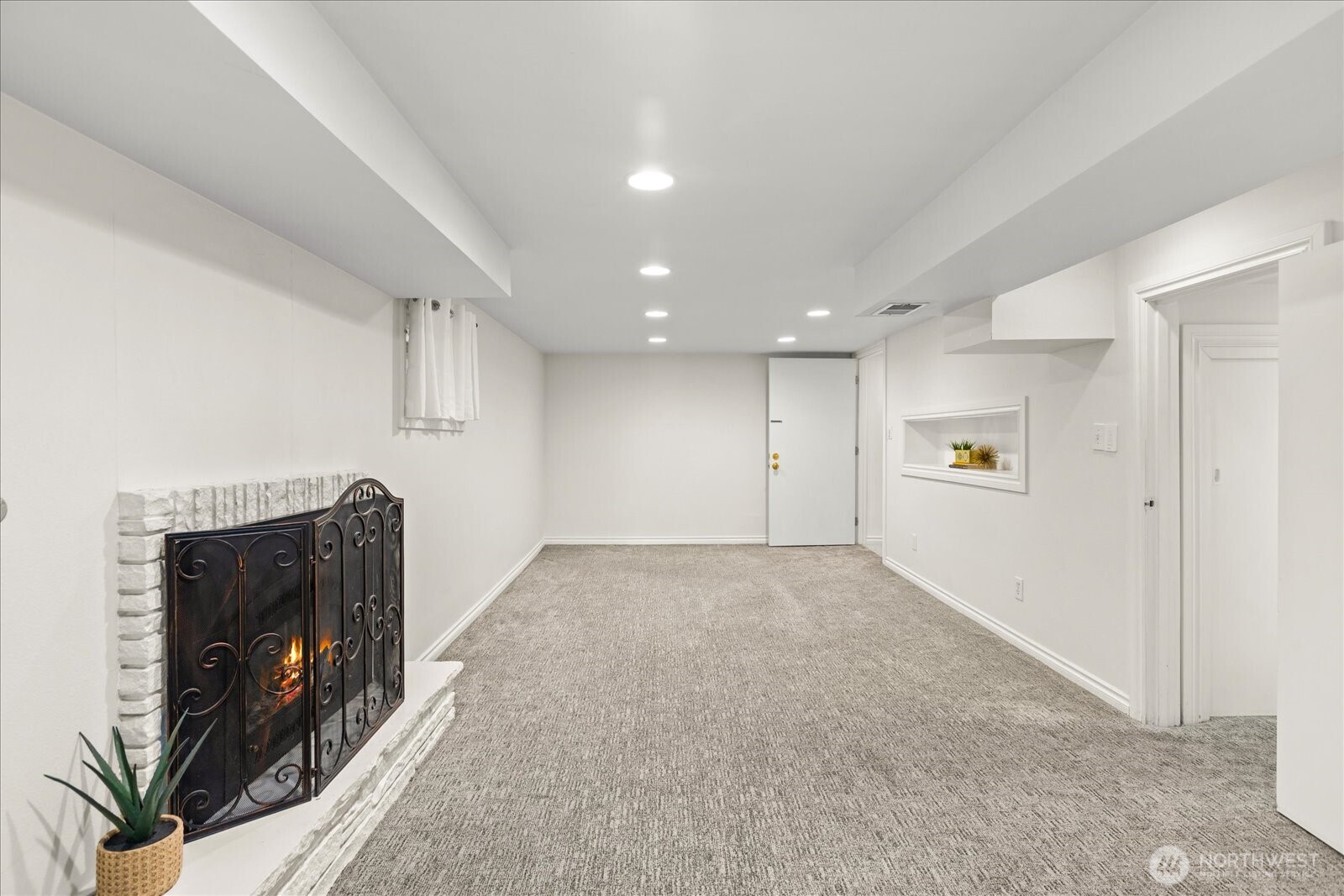 11513 Palatine Avenue N