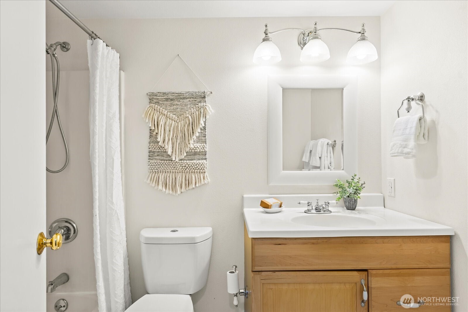 11513 Palatine Avenue N