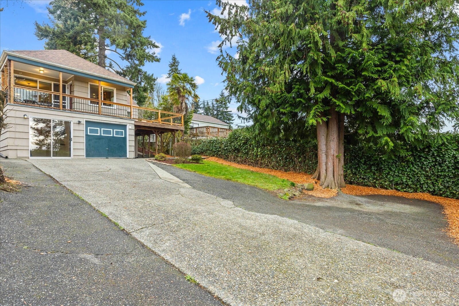 11513 Palatine Avenue N