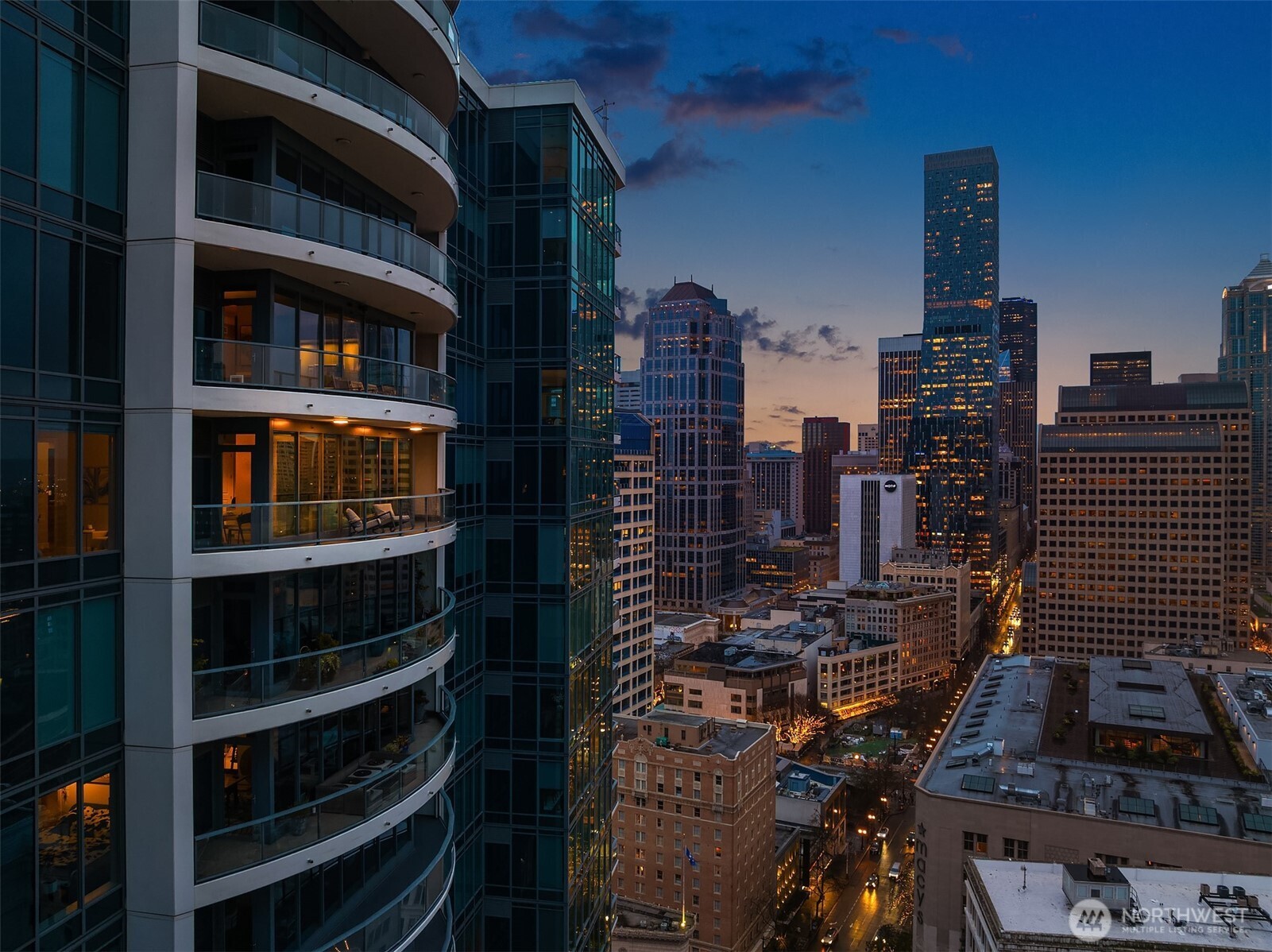 1920 4th Avenue Unit: 2702