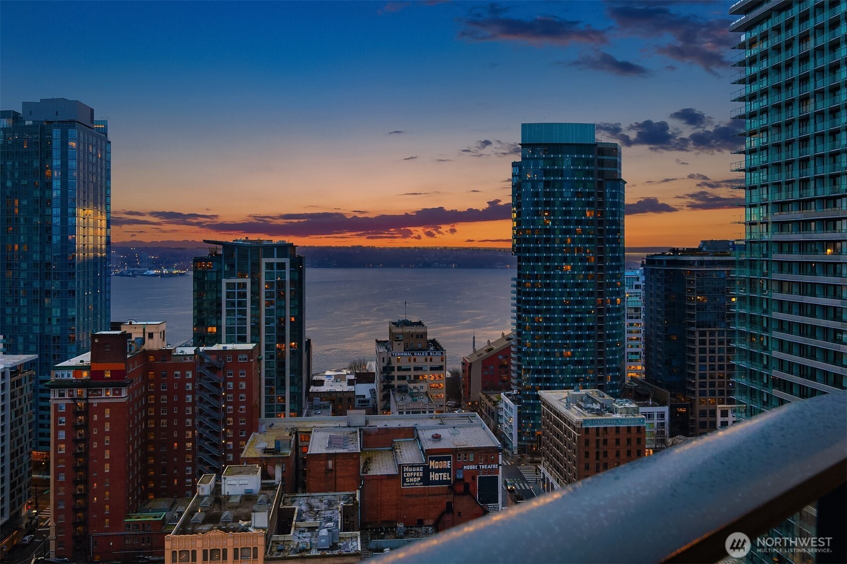 1920 4th Avenue Unit: 2702
