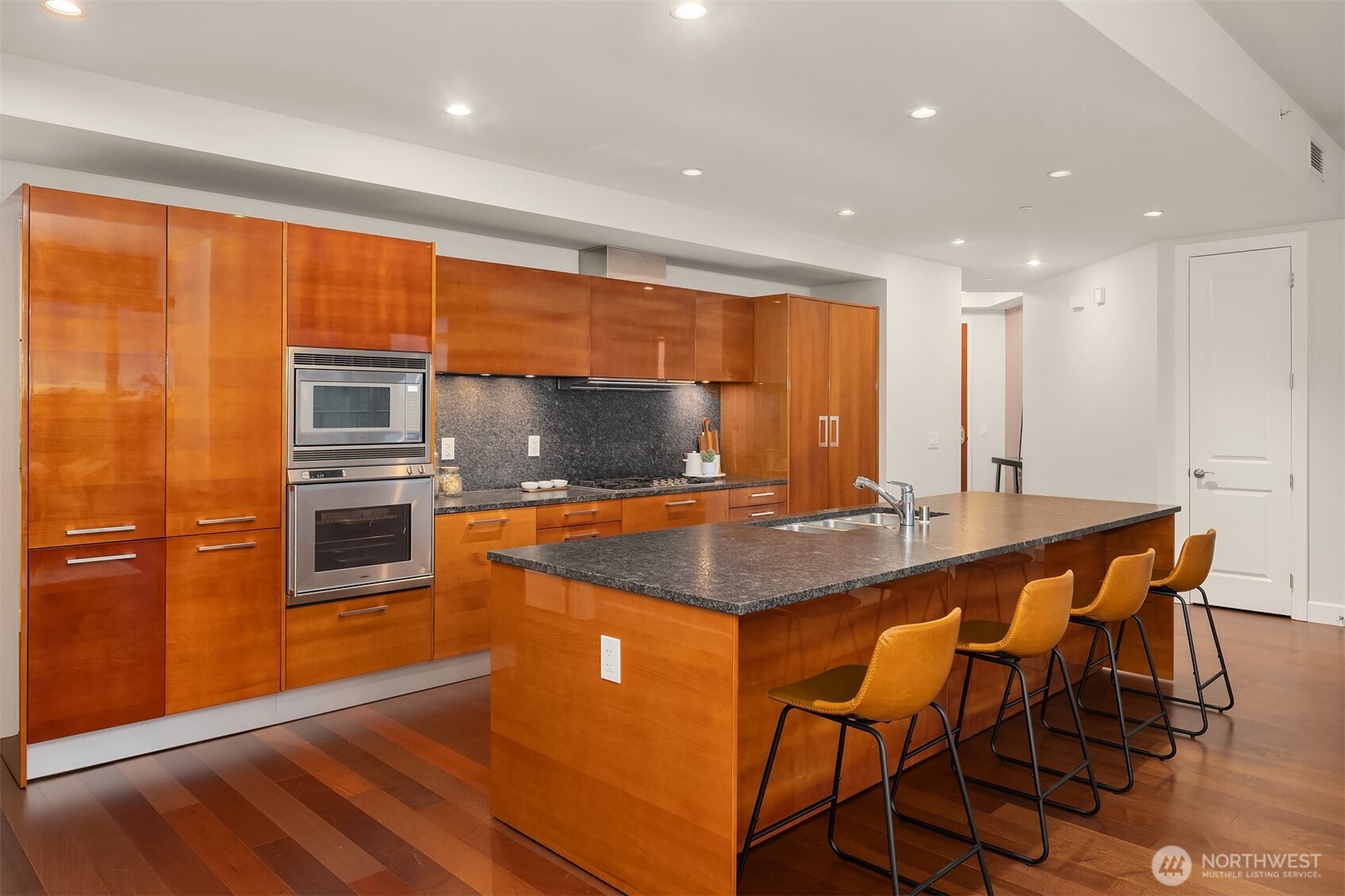 1920 4th Avenue Unit: 2702
