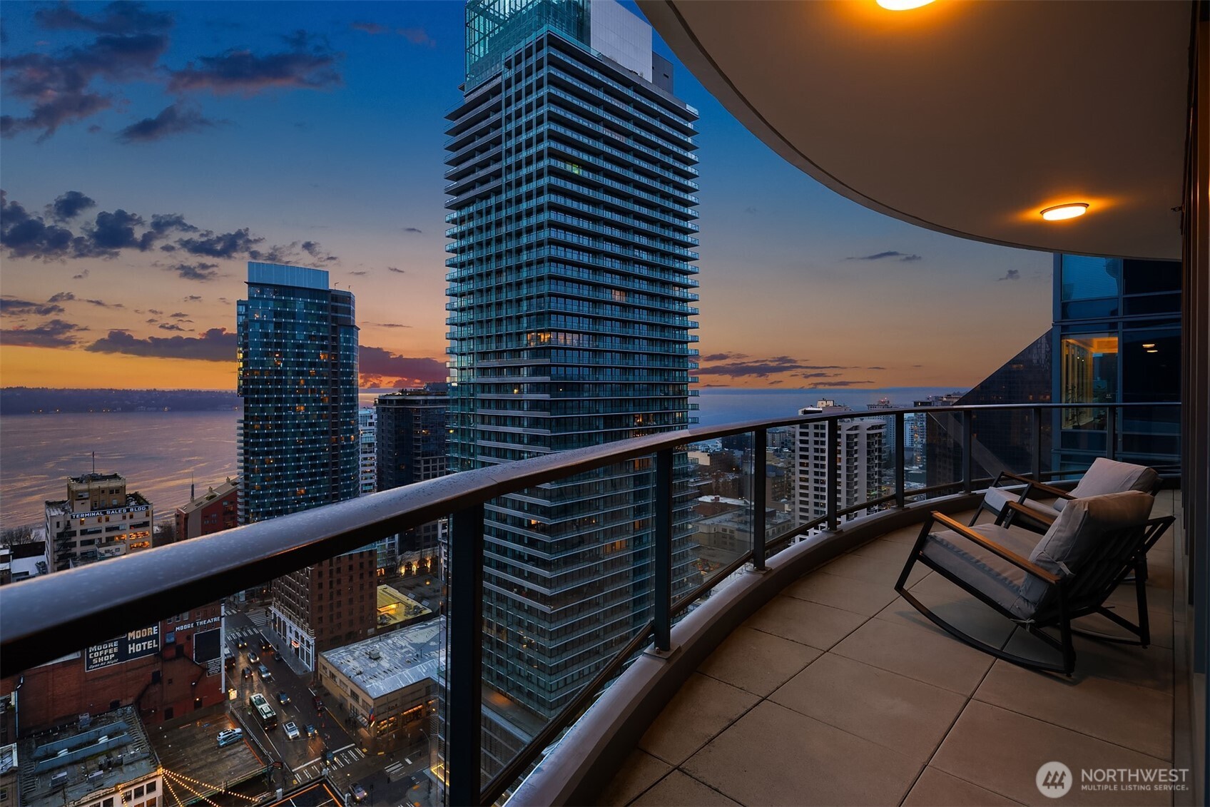 1920 4th Avenue Unit: 2702