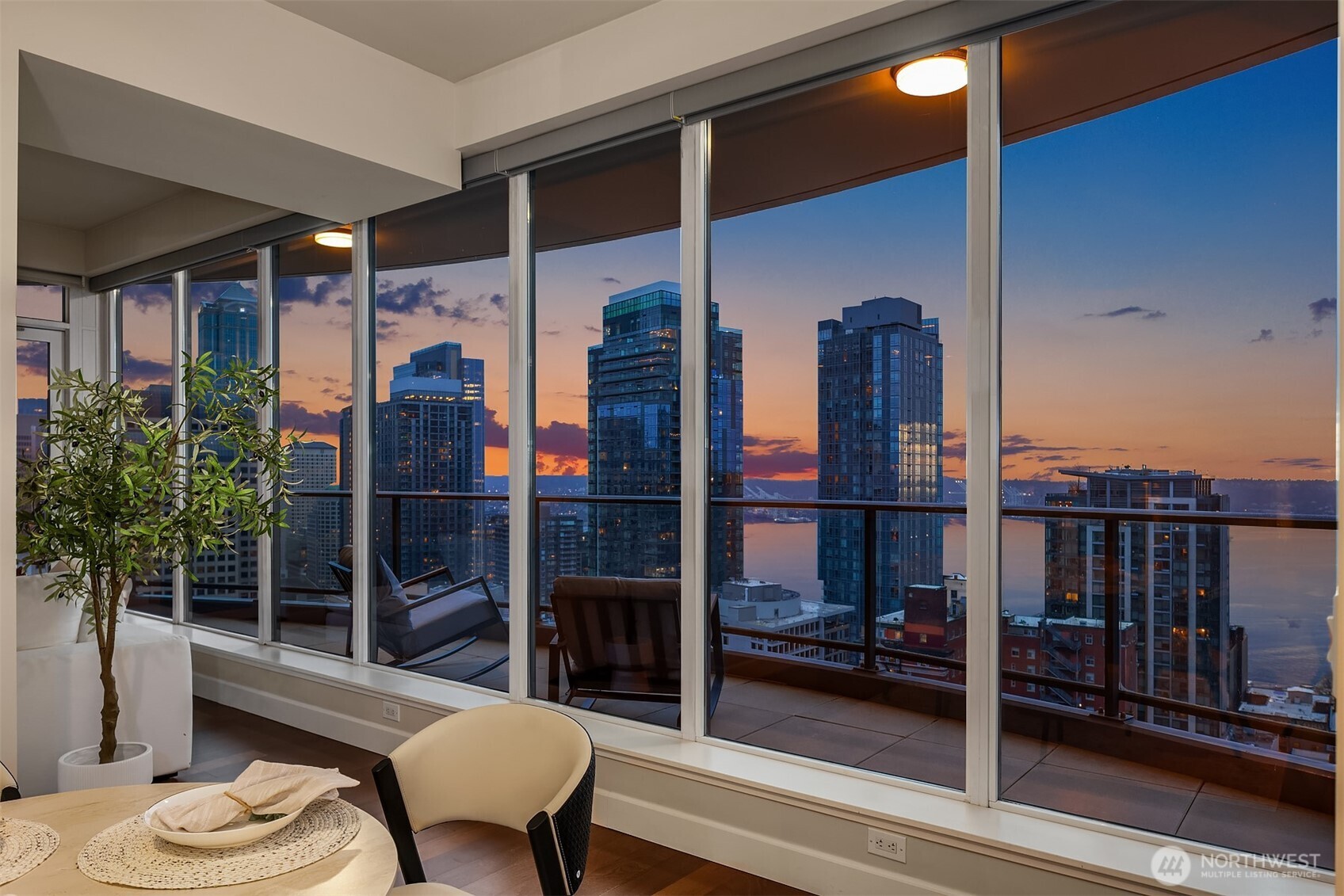 1920 4th Avenue Unit: 2702