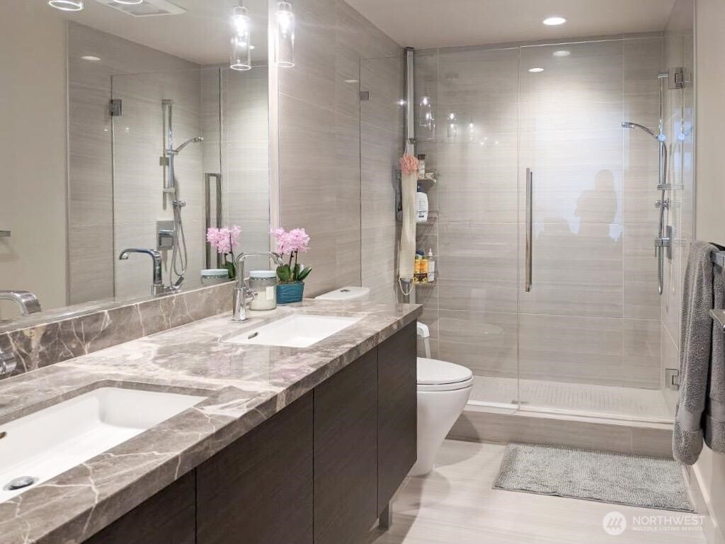 588 Bell Street Unit: 1102