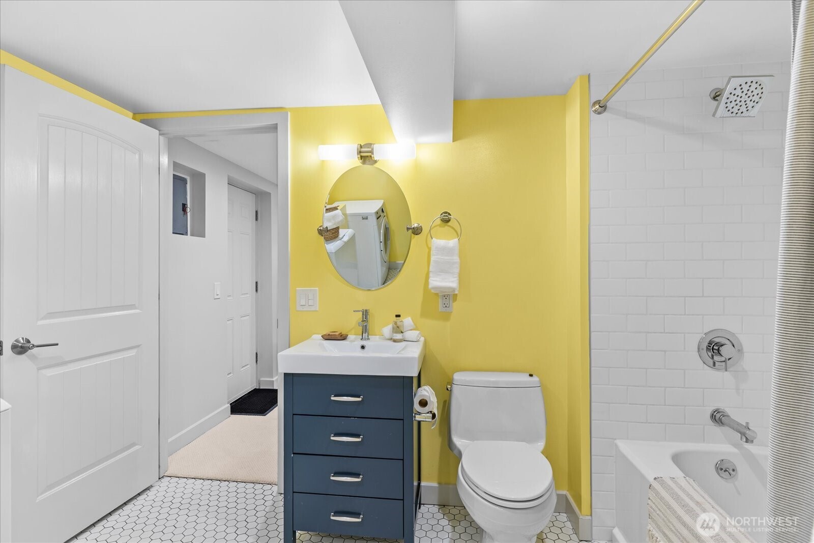 810 NE Ravenna Boulevard