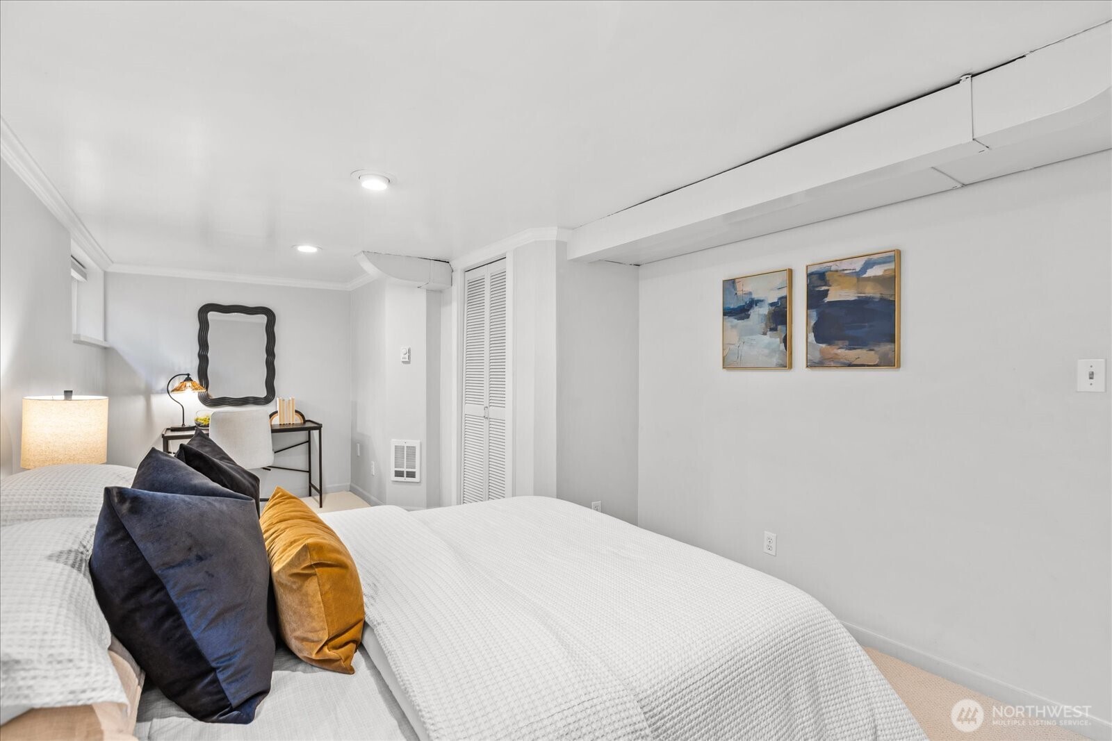 810 NE Ravenna Boulevard