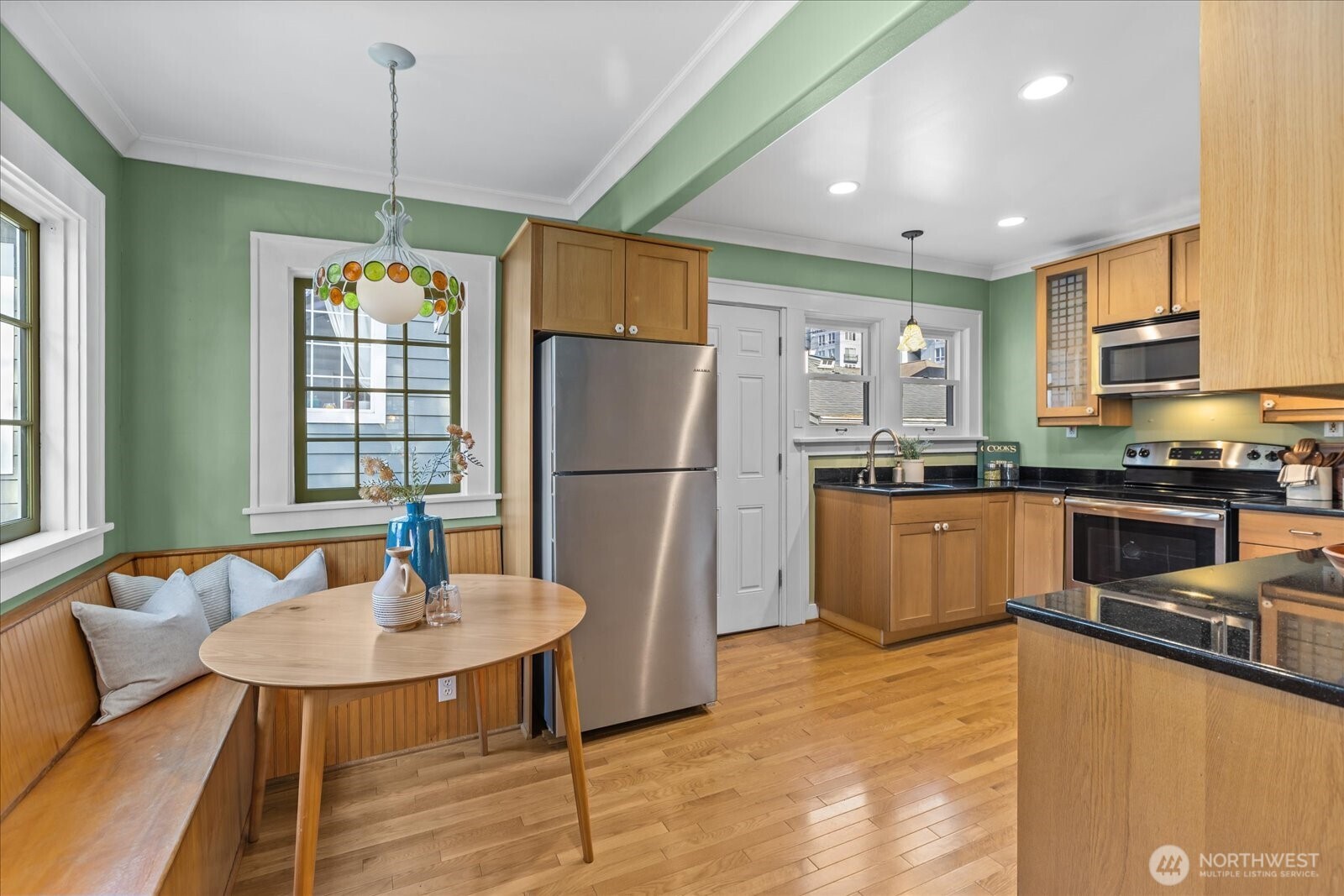 810 NE Ravenna Boulevard