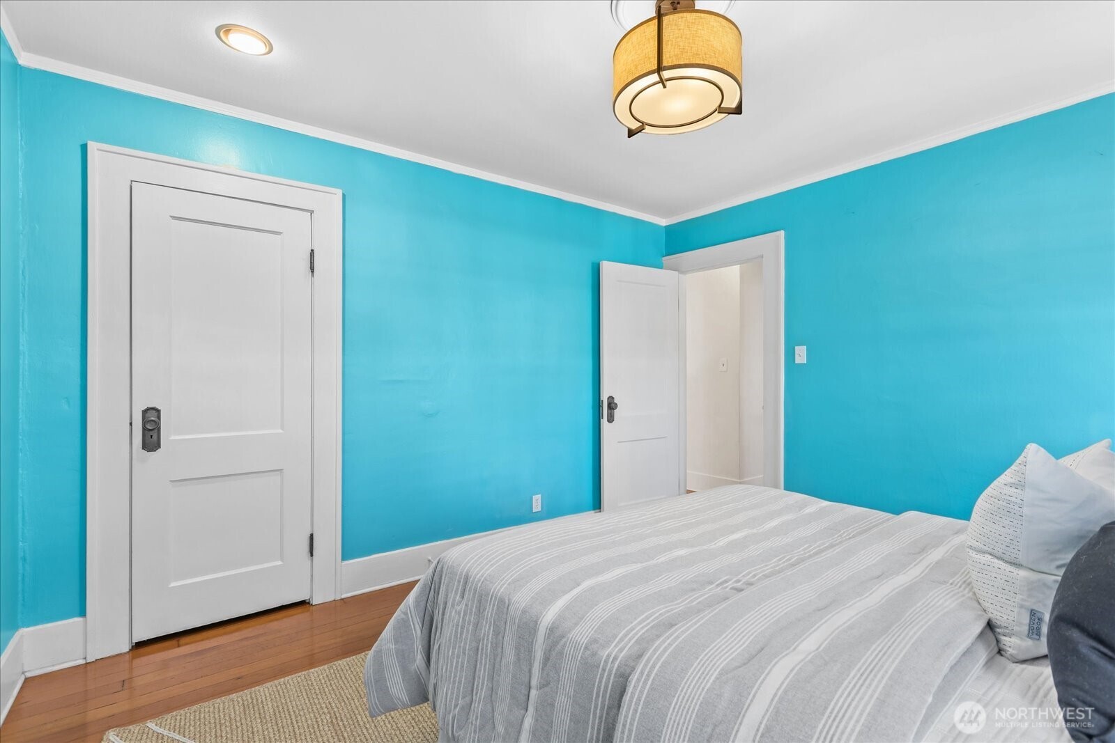 810 NE Ravenna Boulevard