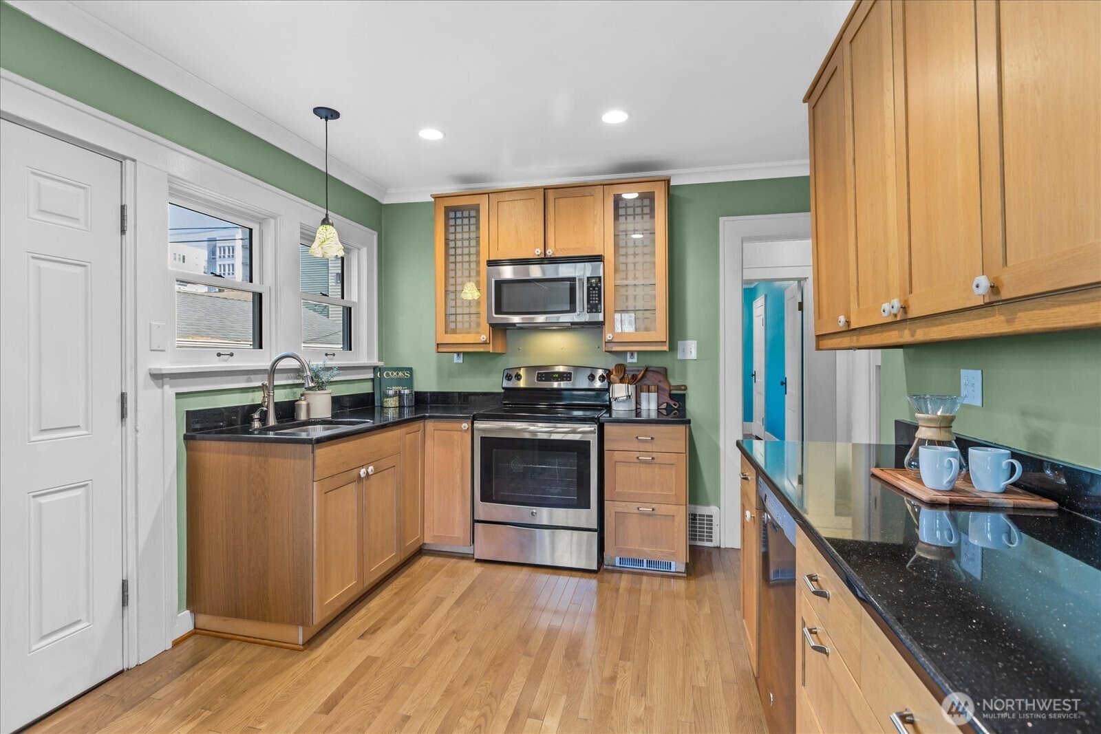 810 NE Ravenna Boulevard