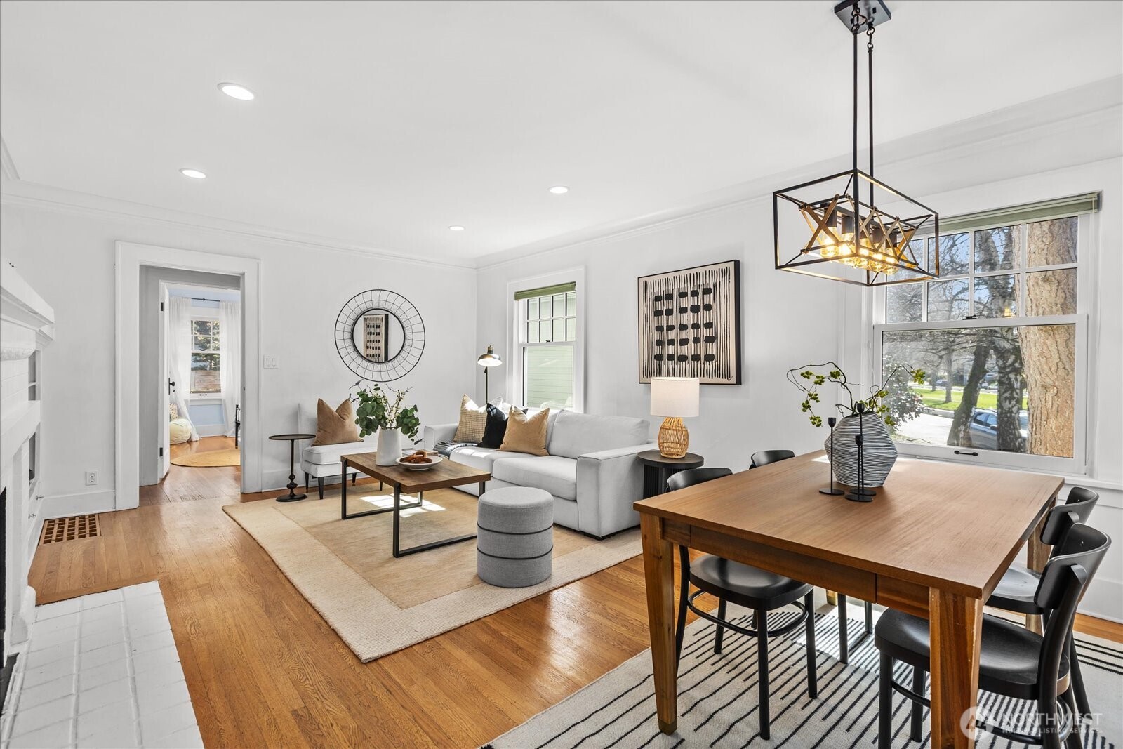 810 NE Ravenna Boulevard