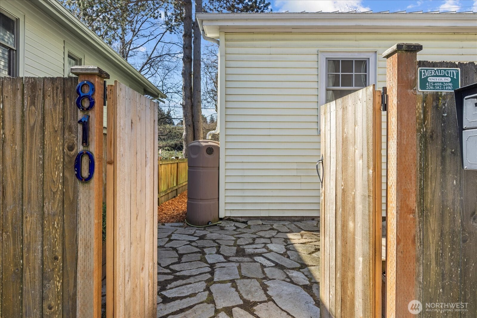 810 NE Ravenna Boulevard