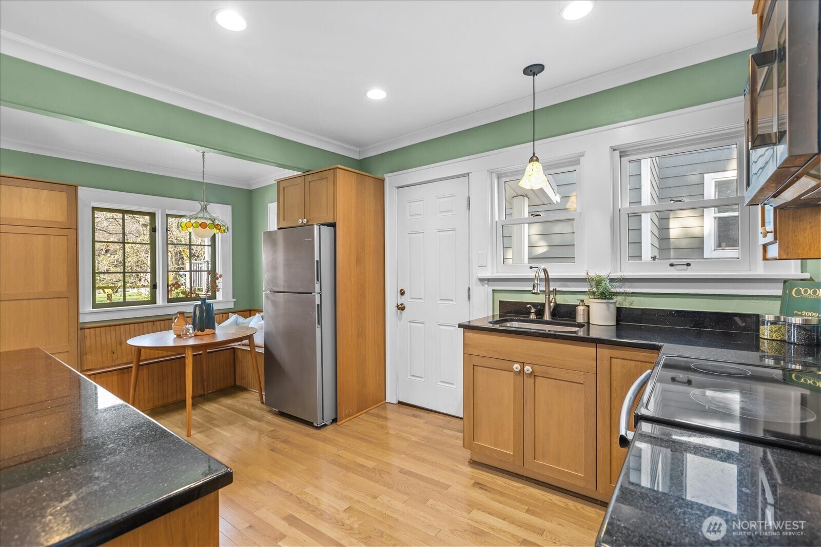 810 NE Ravenna Boulevard