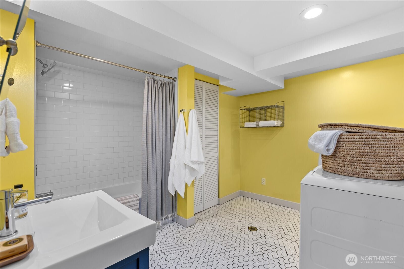 810 NE Ravenna Boulevard