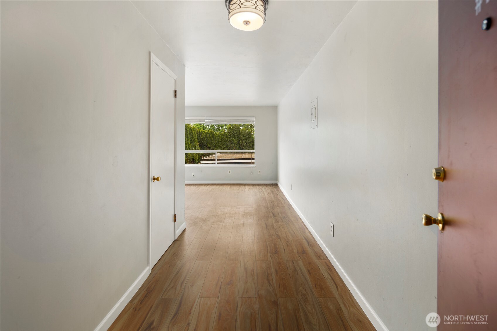 748 S Cloverdale Street Unit: 14