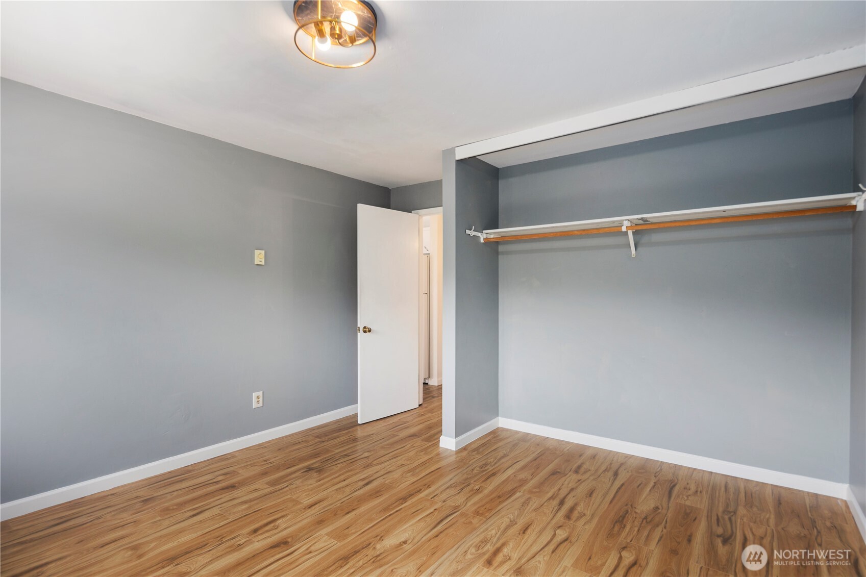 748 S Cloverdale Street Unit: 14