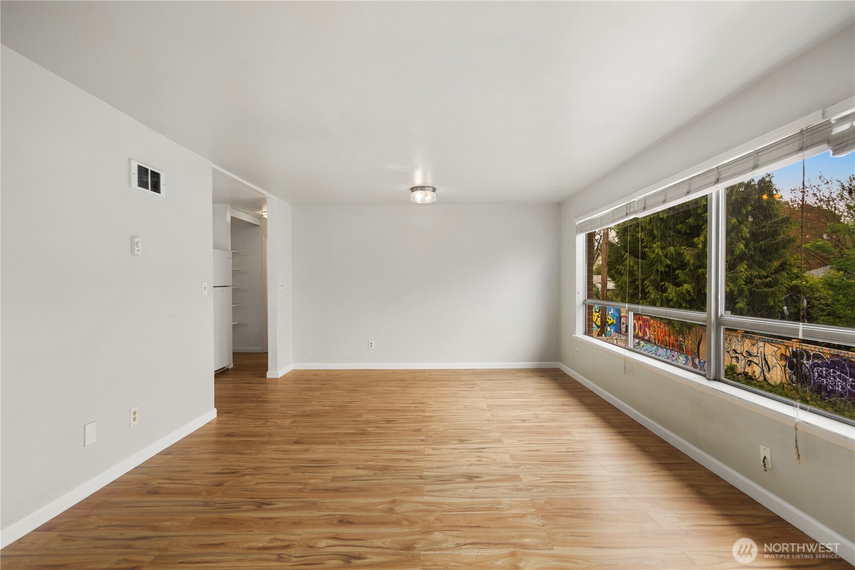 748 S Cloverdale Street Unit: 14