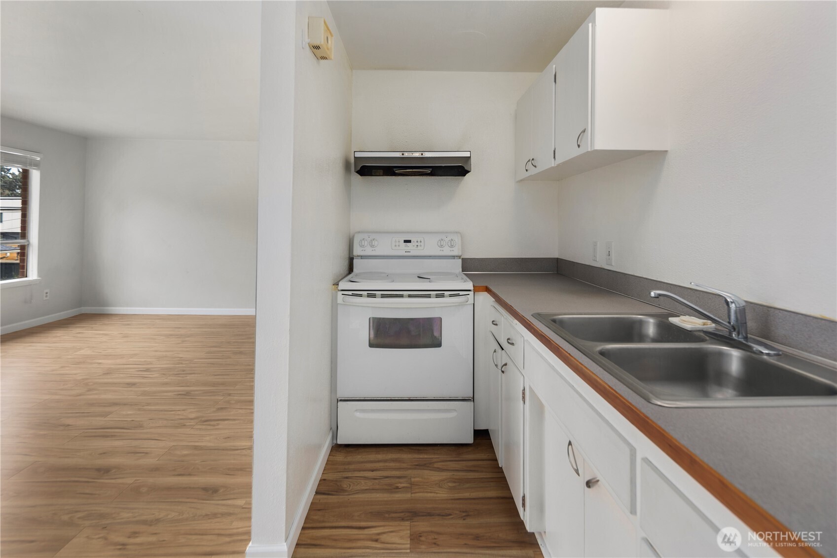 748 S Cloverdale Street Unit: 14