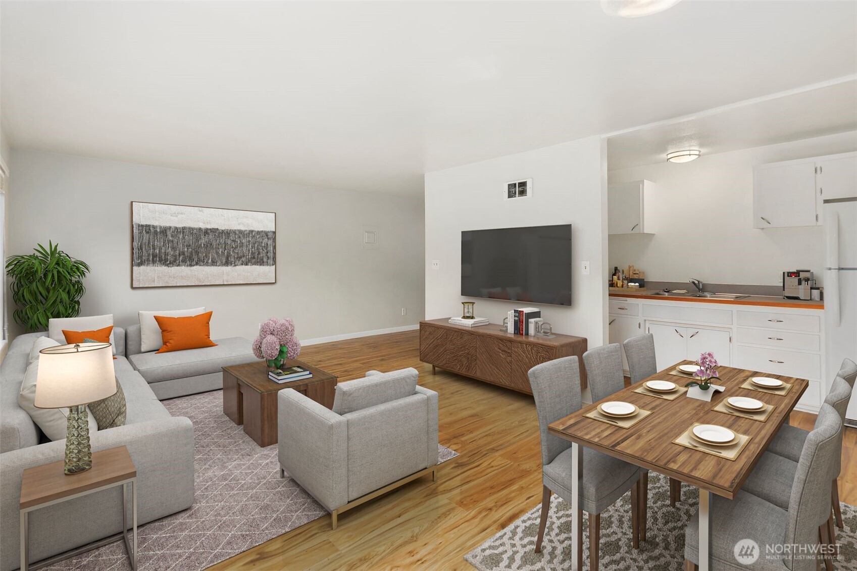 748 S Cloverdale Street Unit: 14