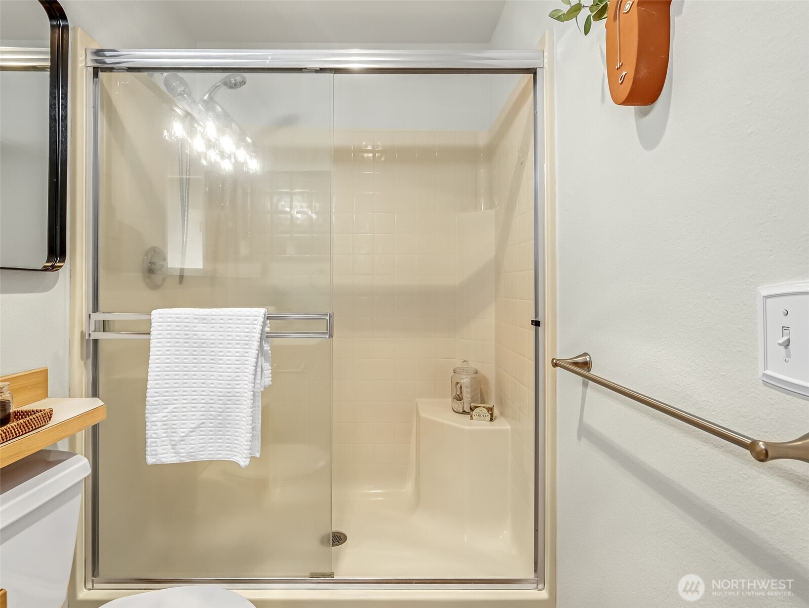 2300 Jefferson Avenue NE Unit: I137