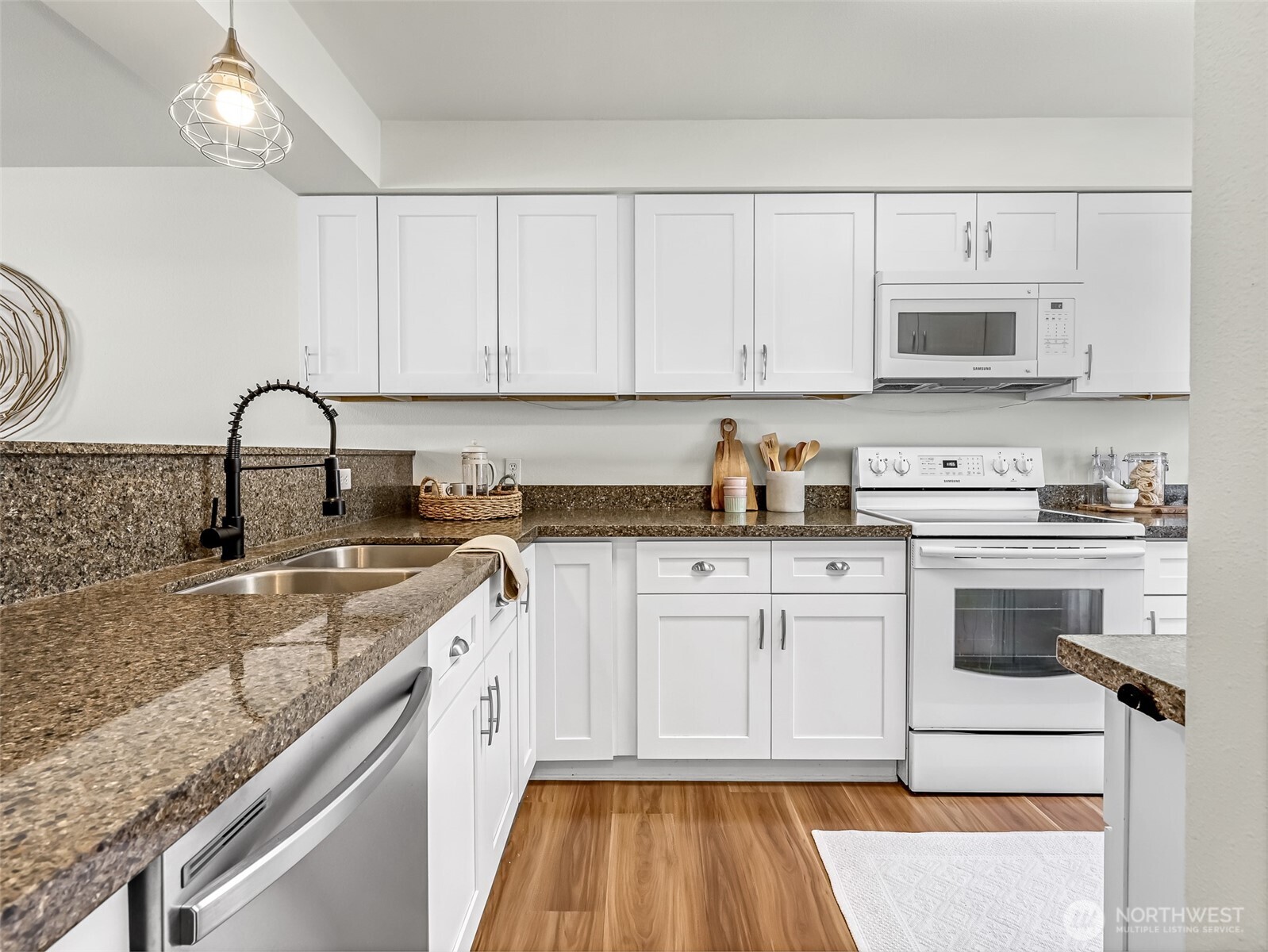 2300 Jefferson Avenue NE Unit: I137
