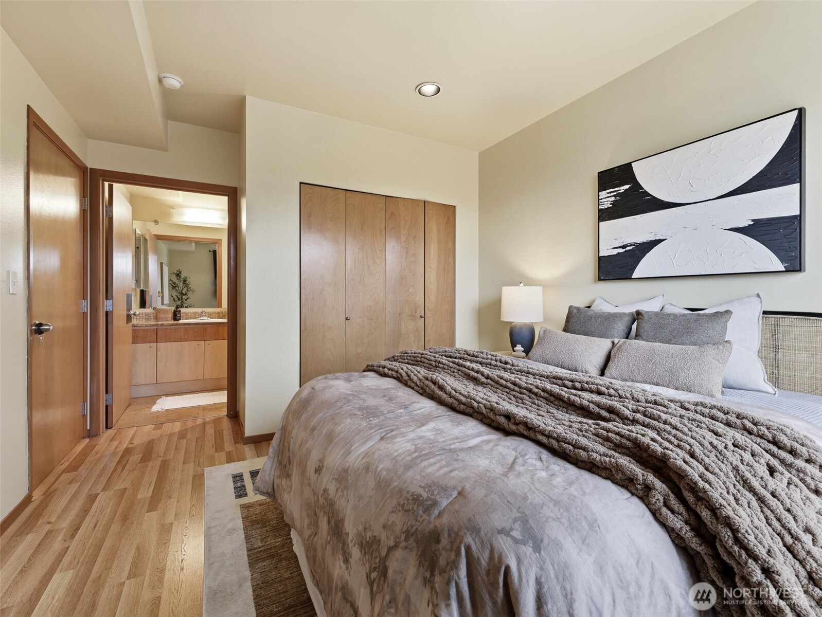 668 S Lane Street Unit: 404