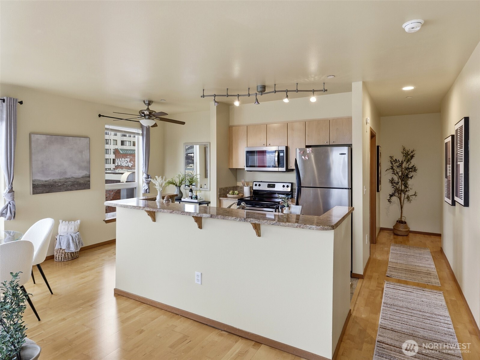 668 S Lane Street Unit: 404