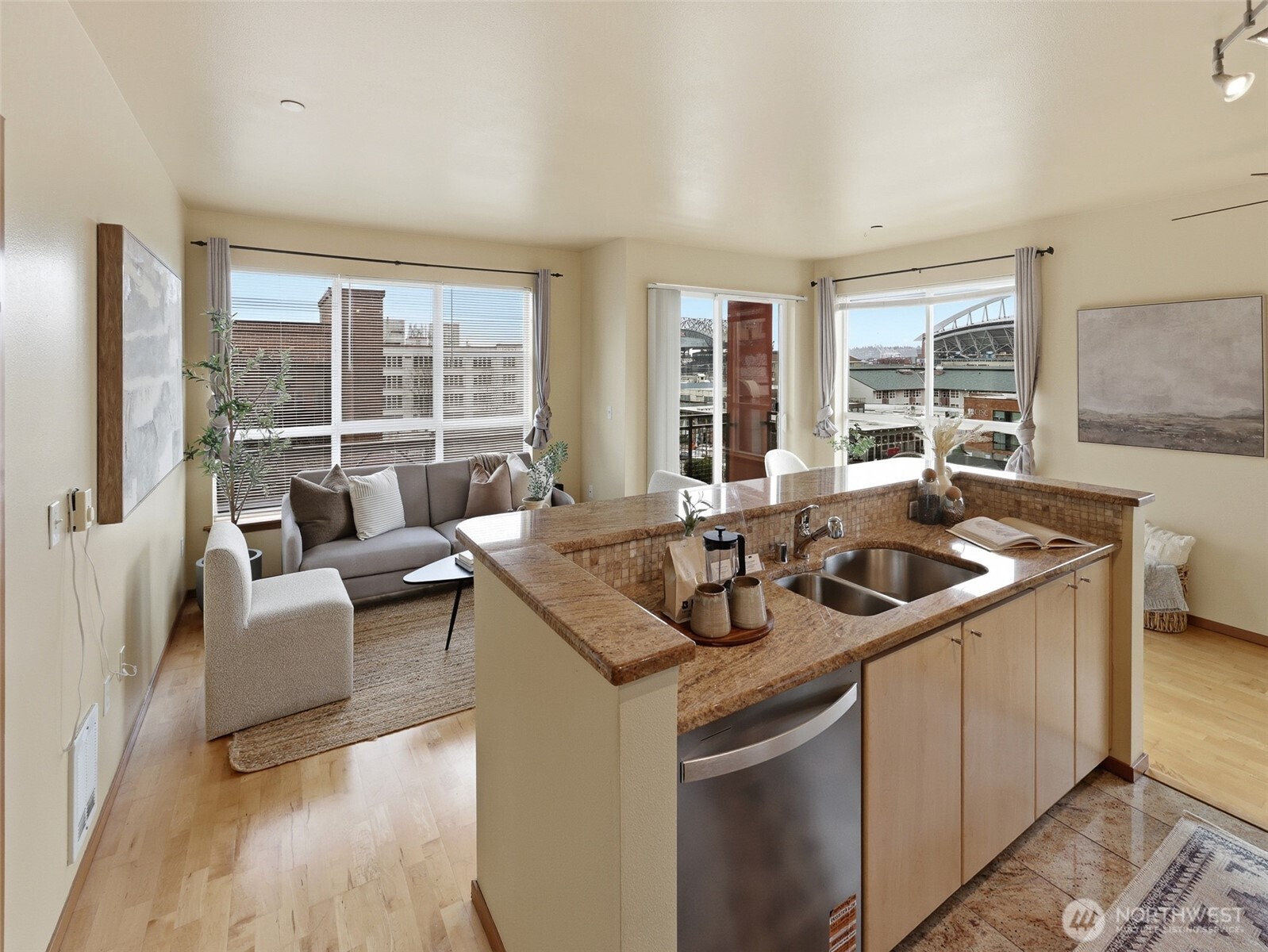 668 S Lane Street Unit: 404