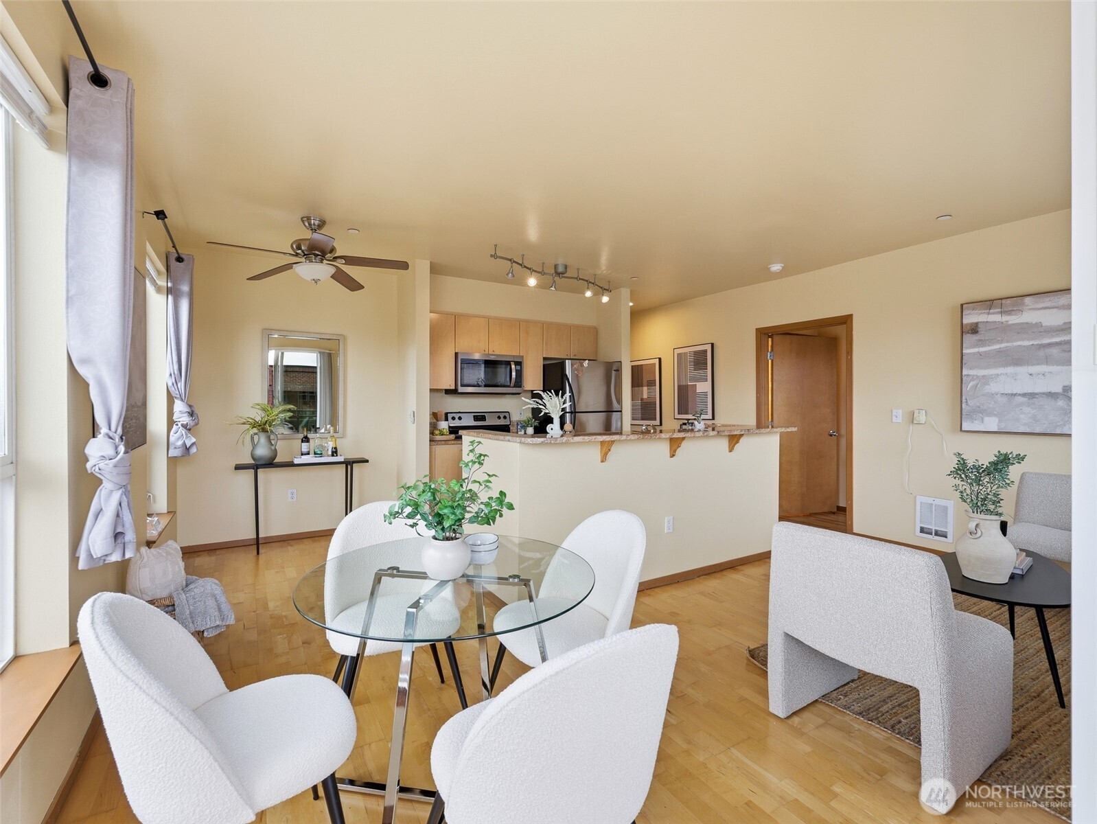 668 S Lane Street Unit: 404