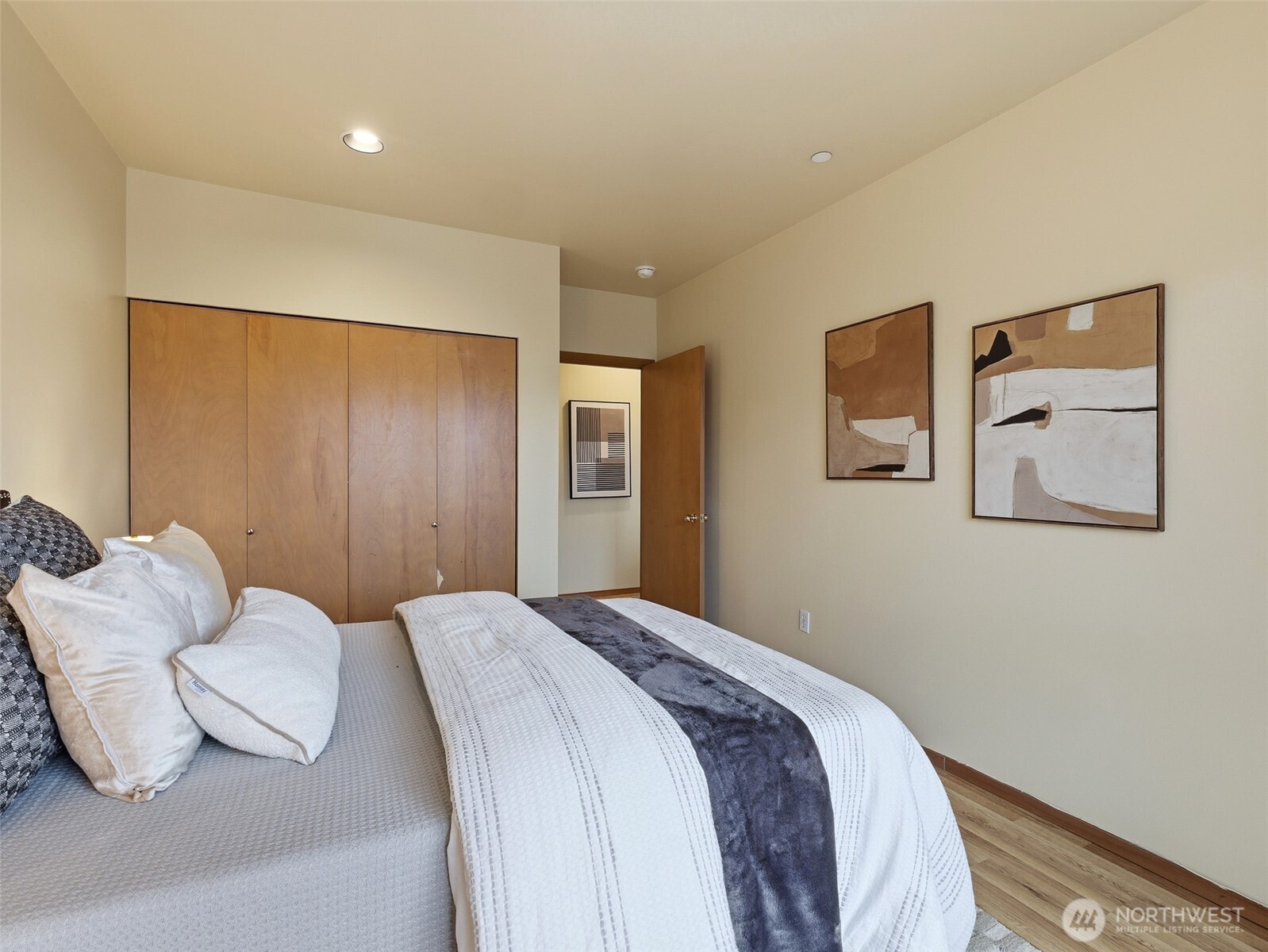 668 S Lane Street Unit: 404