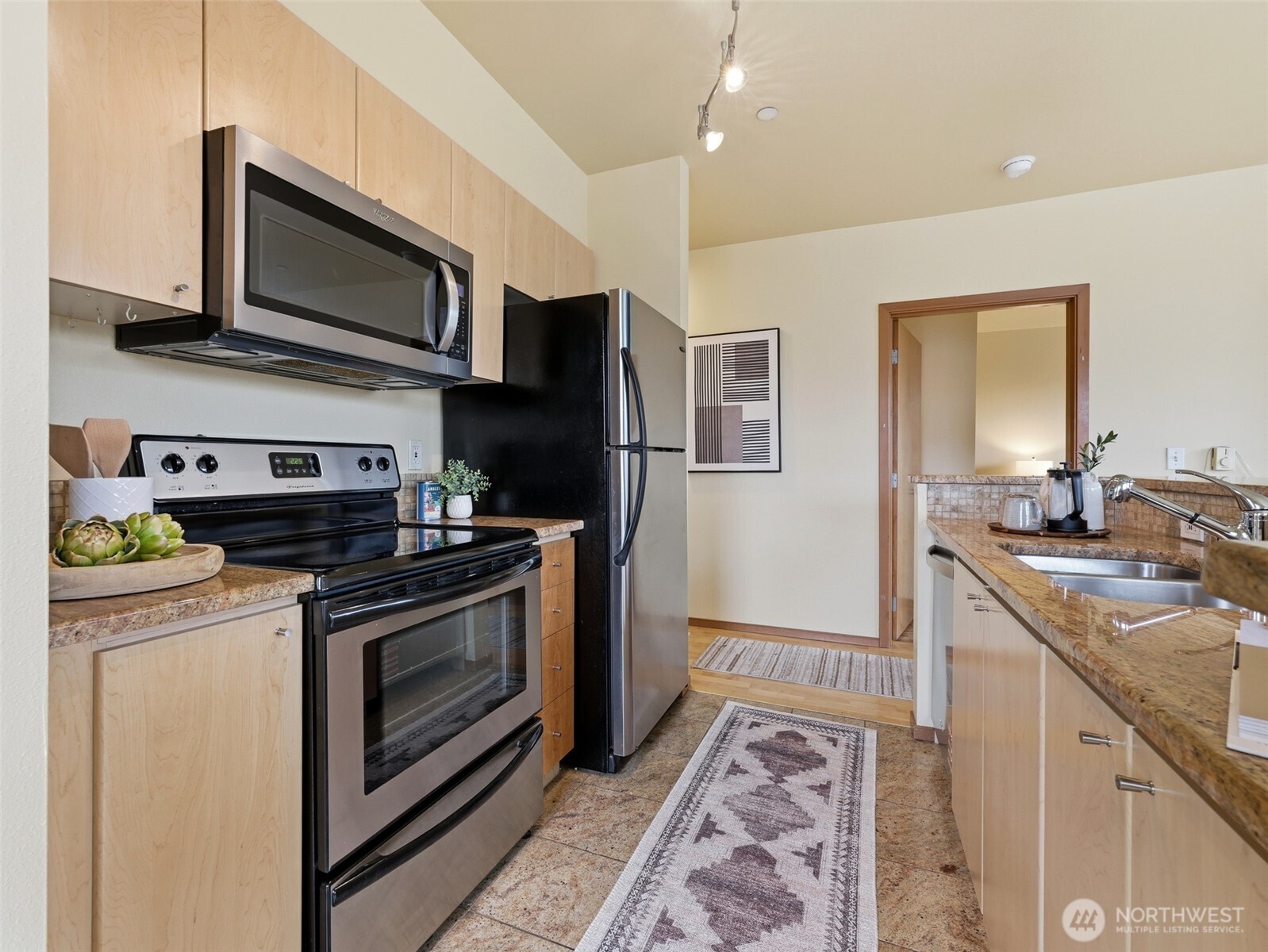 668 S Lane Street Unit: 404