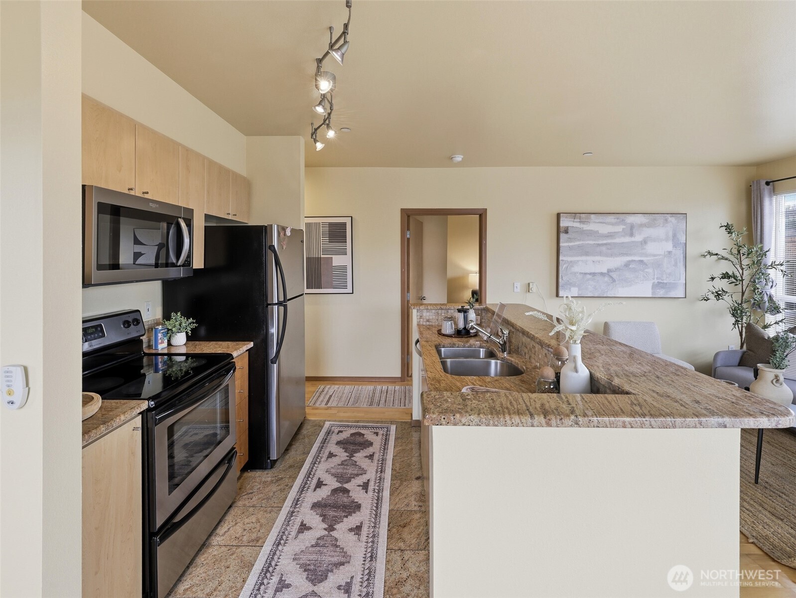 668 S Lane Street Unit: 404