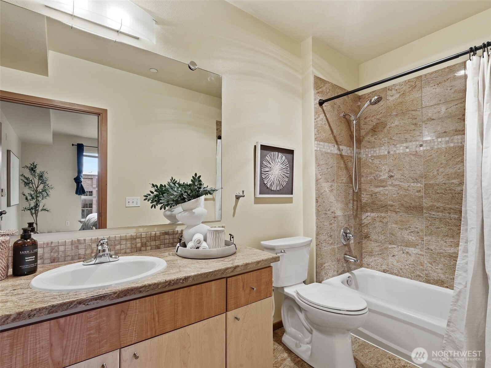 668 S Lane Street Unit: 404