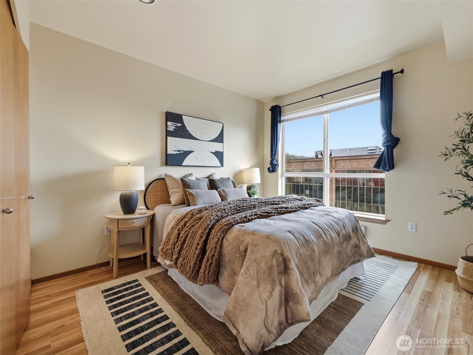 668 S Lane Street Unit: 404