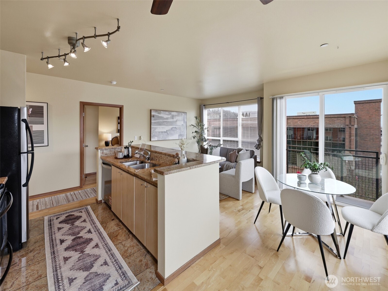 668 S Lane Street Unit: 404