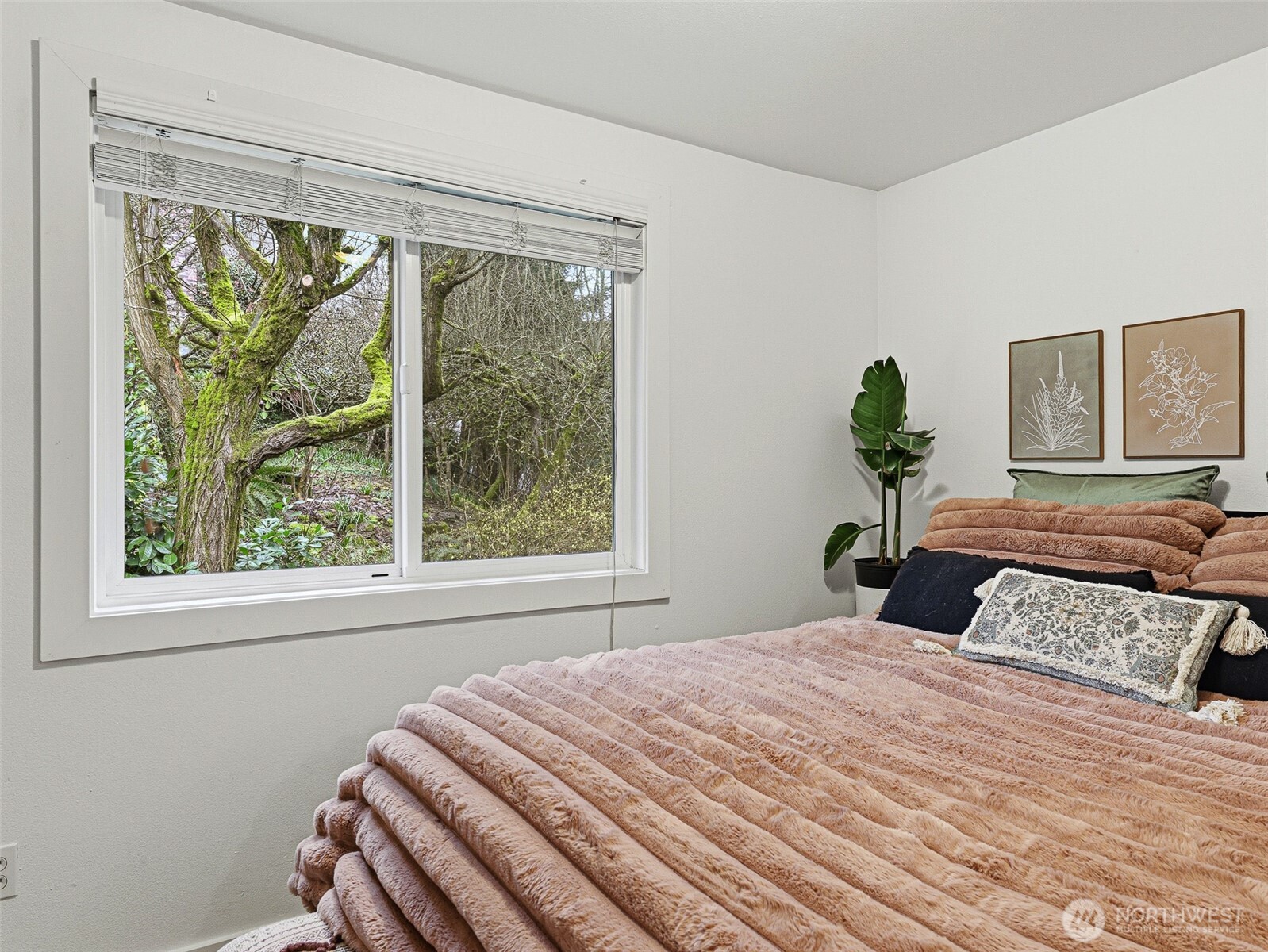 301 W Raye Street Unit: 201