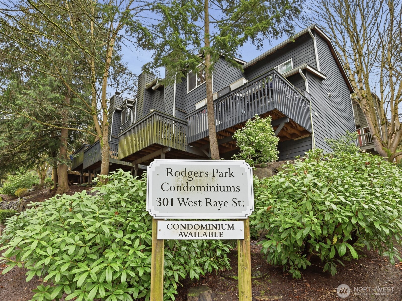 301 W Raye Street Unit: 201