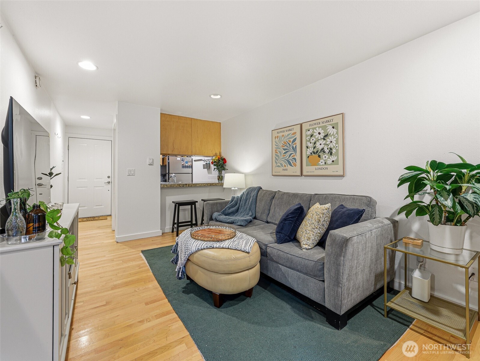 301 W Raye Street Unit: 201