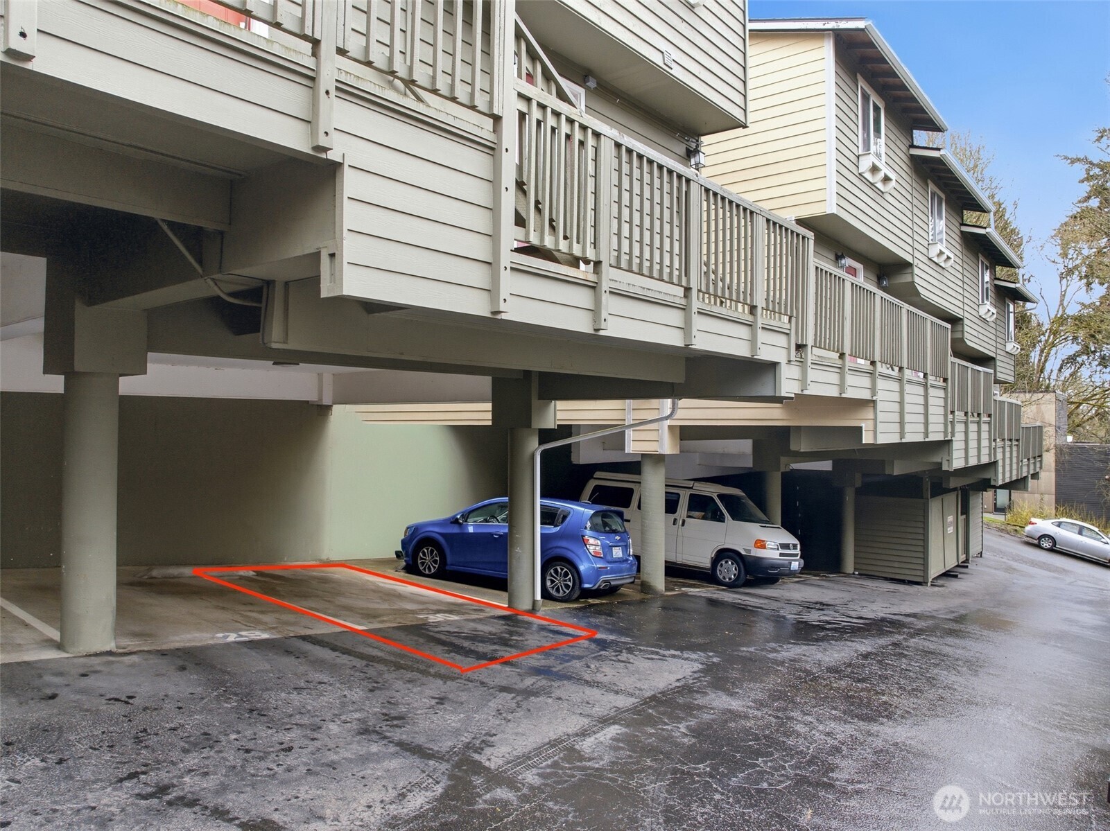 301 W Raye Street Unit: 201